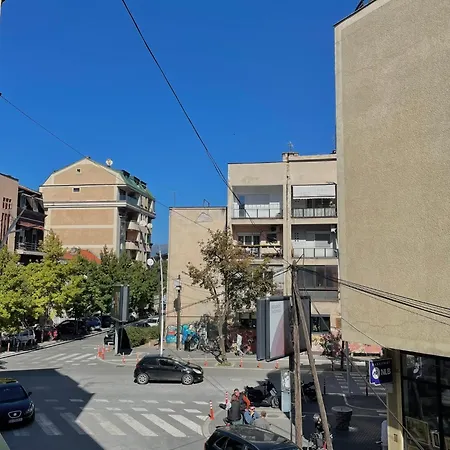 Апартаменты Debar Maalo 2bdrm Apt, 2 Min Walk To Park