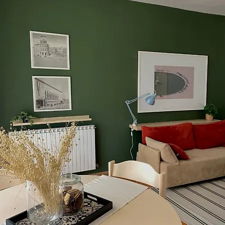 Debar Maalo 2bdrm Apt, 2 Min Walk To Park Апартаменты Скопье