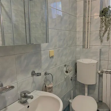 Debar Maalo 2bdrm Apt, 2 Min Walk To Park Skopje