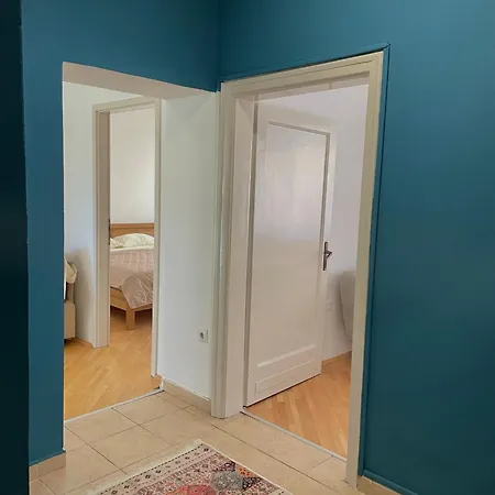 Debar Maalo 2bdrm Apt, 2 Min Walk To Park Skopje