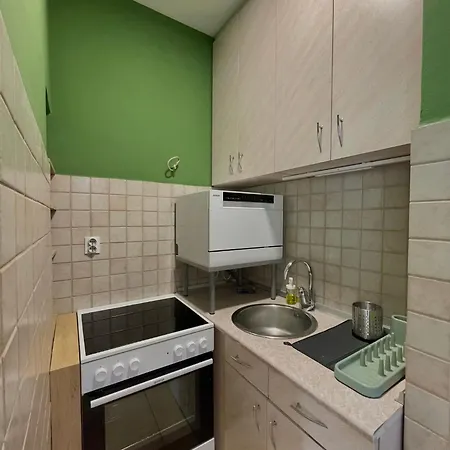Apartment Debar Maalo 2bdrm Apt, 2 Min Walk To Park