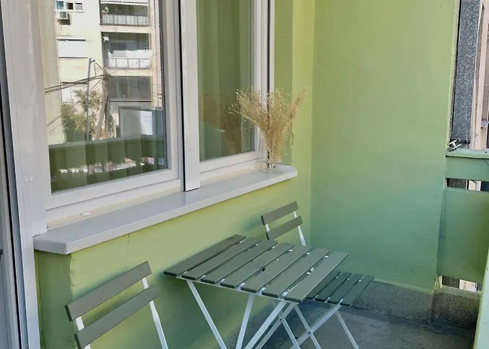 Debar Maalo 2bdrm Apt, 2 Min Walk To Park アパート スコピエ