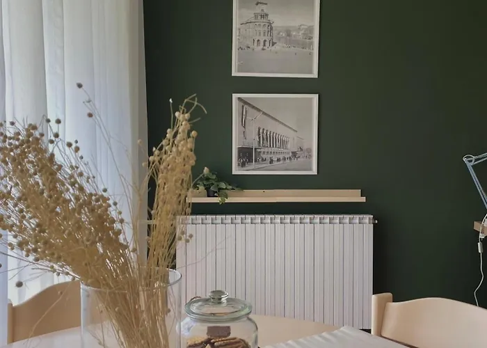 Апартаменты Debar Maalo 2bdrm Apt, 2 Min Walk To Park